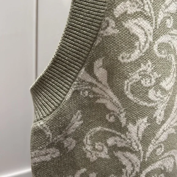 NWOT light green classic vest - Picture 3 of 6